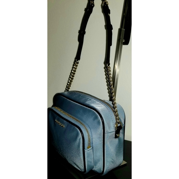 Michael Kors Leila Large Nylon Camera Bag NWOT 💙 - Picture 6 of 10